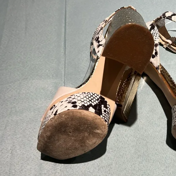 Guess Rippa Python & Gold platform Strappy heels Size 9.5  ‎ B53 - Image 11