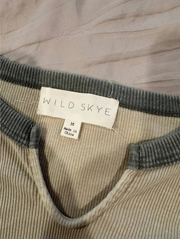 Baby Tee Tan Size M - Image 2