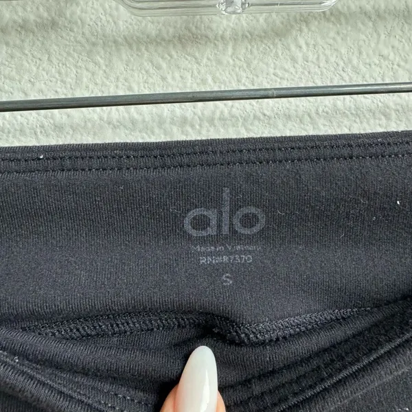 Alo Yoga High-Waist Flutter Flare Leggings Black Size Small - Image 6
