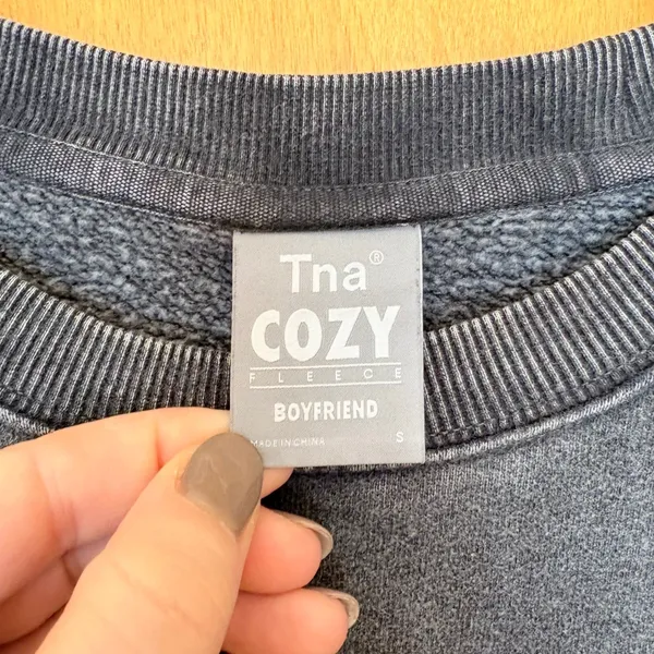Tna Cozy Fleece Boyfriend Sweatshirt Women Small‎ Charcoal Grey Crew Neck 90868 - Image 3