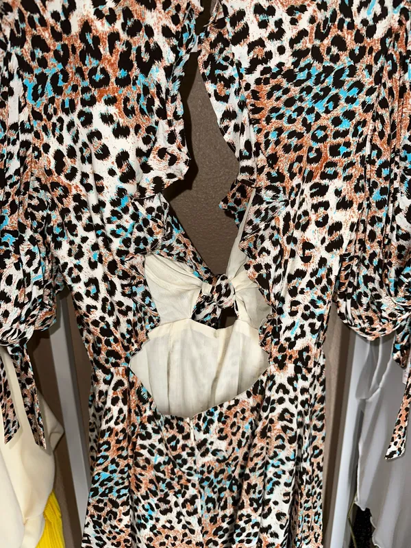 INDIKAH Selfie Leslie Romper Open Back - Image 8