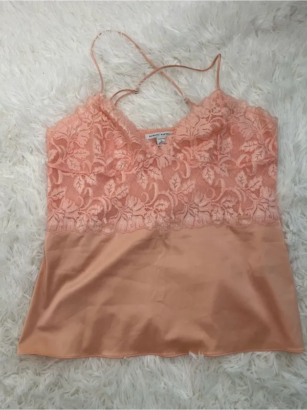 VTG 05 Y2K Banana Republic Peach Lace Camisole - Image 3