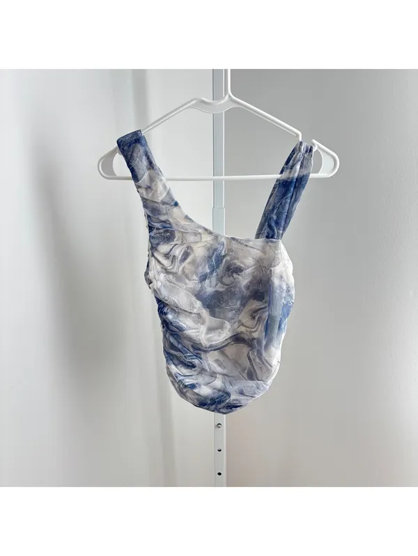 Lulu's NWOT Women's Beautiful Vision Blue White Abstract Mesh Asymmetrical Top M - Image 2