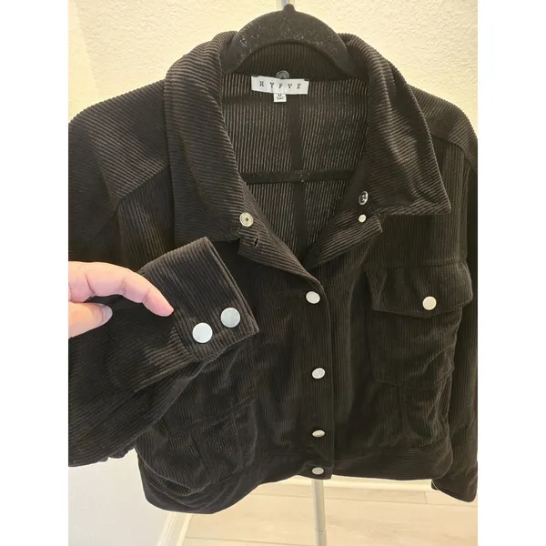 ​Hyfve Corduroy Jacket M Women Black Cropped Button Front Pocket Utility Shacket - Image 2