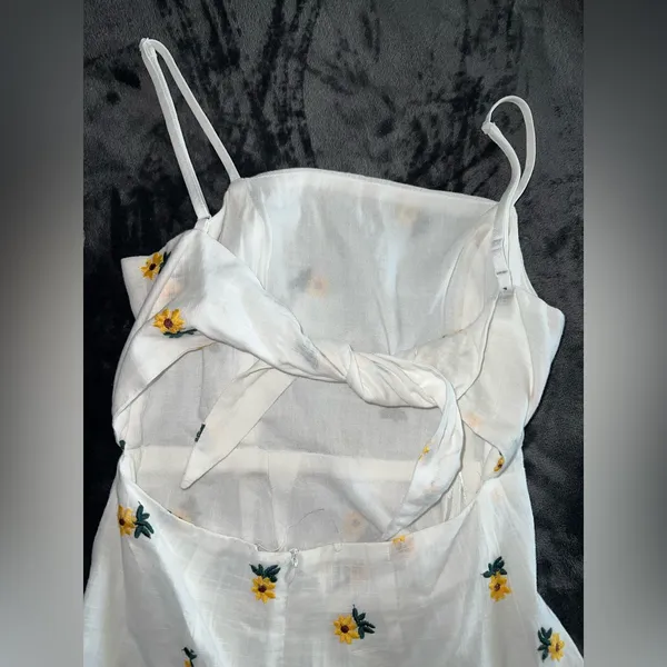 Princess Polly Chamberlain Sunflower Dress Size 4 - Image 8