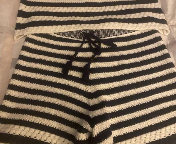 House of Harlow 1960 knit short set Medium New - Image 8