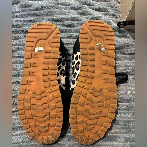 Leopard Print Women's Sneakers Size 9 or 42 Black - Image 4