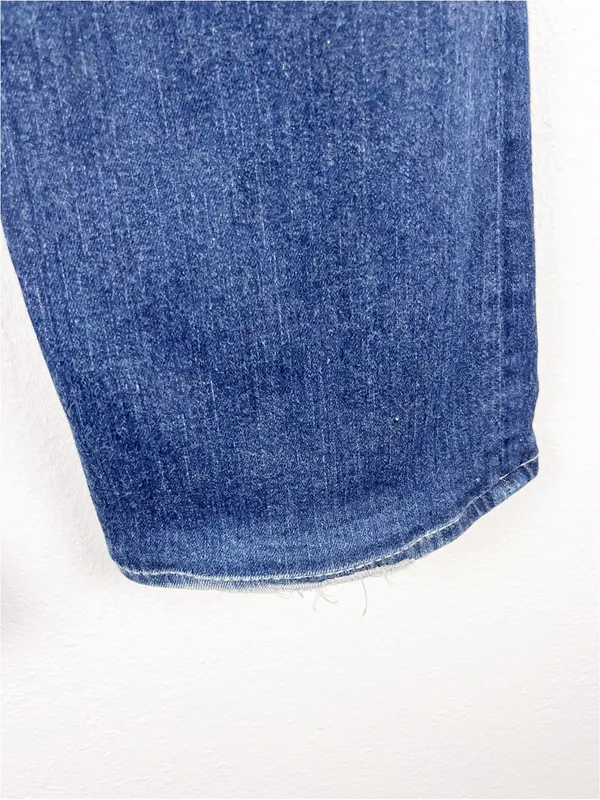 BKE Hazel Curvy Fit Distressed Five Pockets Blue Denim Jeans Size 33L Western - Image 13