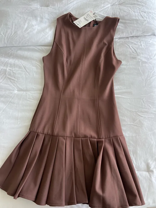 Sleeveless Brown Pleated Hem Dress - Image 2