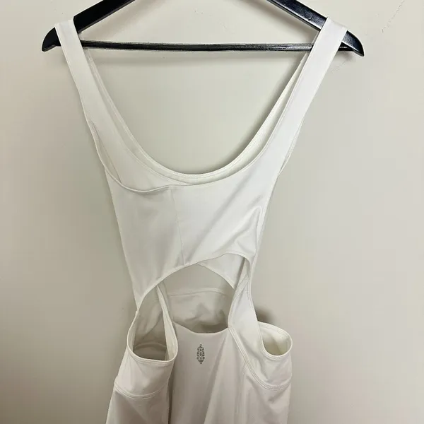 FREE PEOPLE Movement Back It Up Skortsie in White Size Medium - Image 7