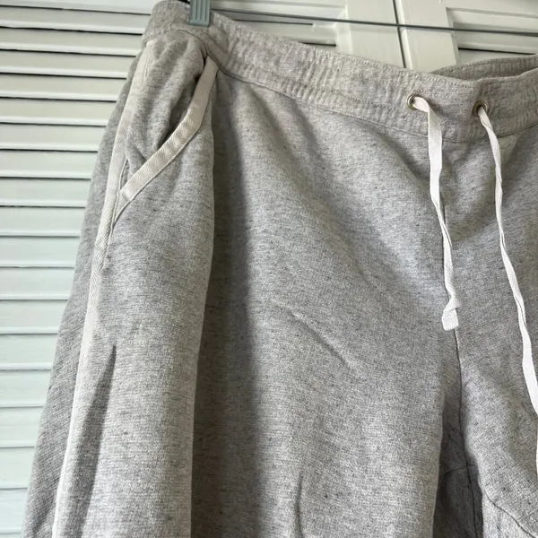 Tommy Bahama woman’s sweatpants size XL‎ - Image 2