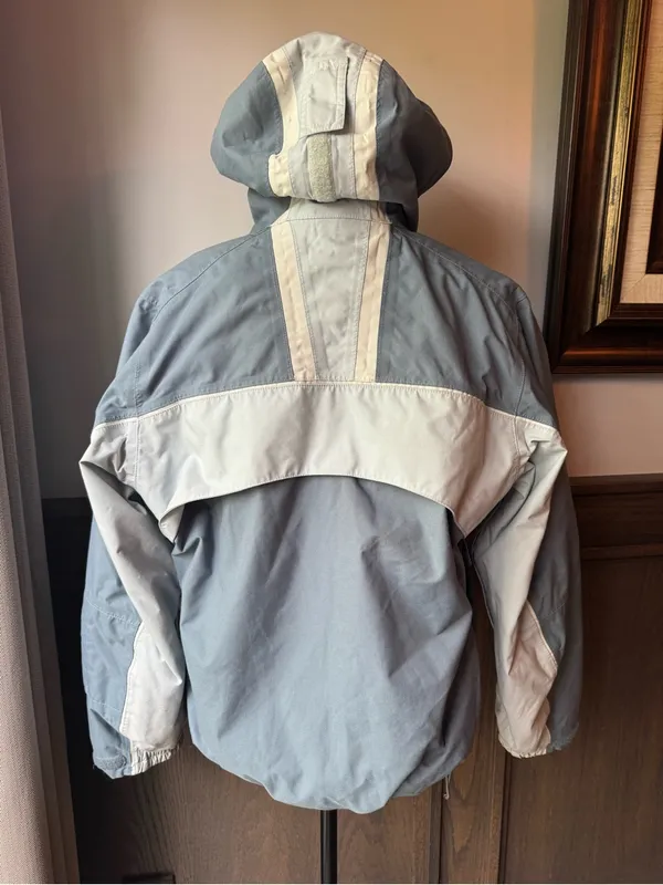 Helly Hansen women’s Y2K vintage colorblock Light Gray and Slate Jacket medium - Image 6