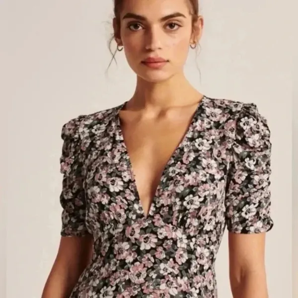 Abercrombie & fitch women’s size Small puffy shoulders! - Image 8