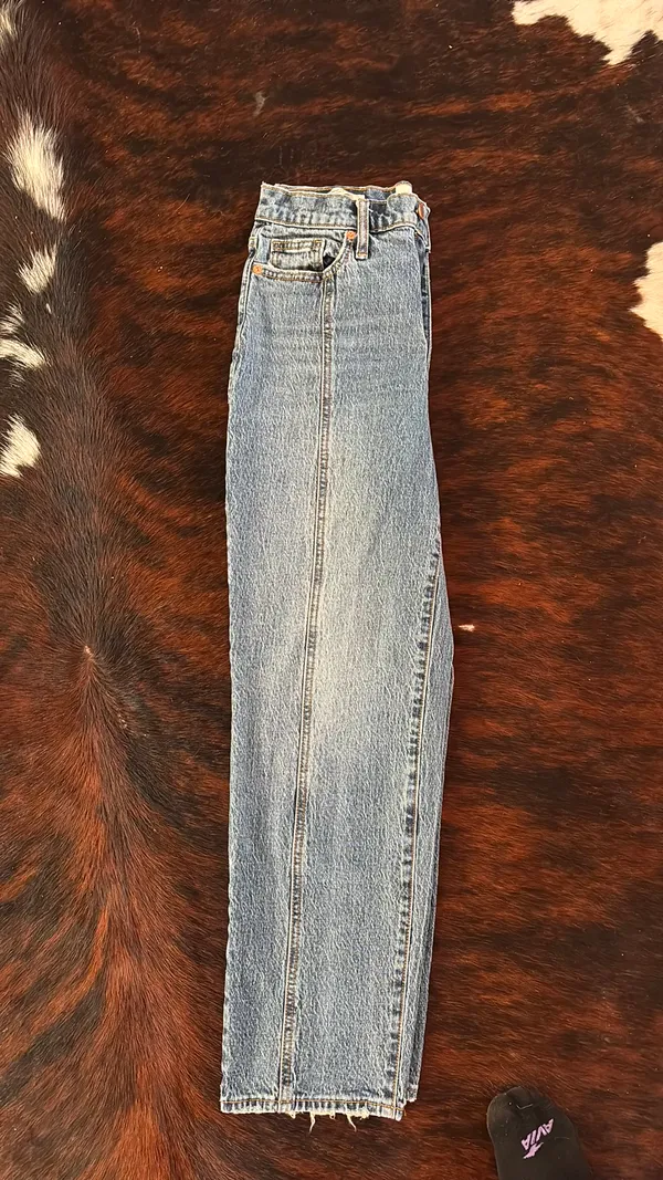 Universal Thread Jeans - Image 4