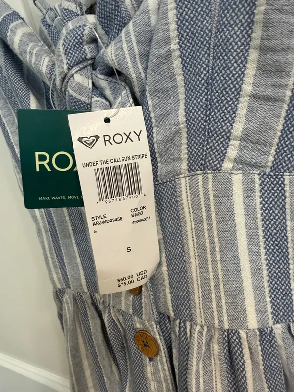 🎉NWT🎉 Roxy Women’s cotton chambray Striped Button up Tie Front small w/pockets - Image 2
