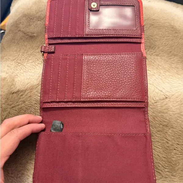 Fossil, leather bifold wallet; red/maroon Has a pen mark on the front - Image 3