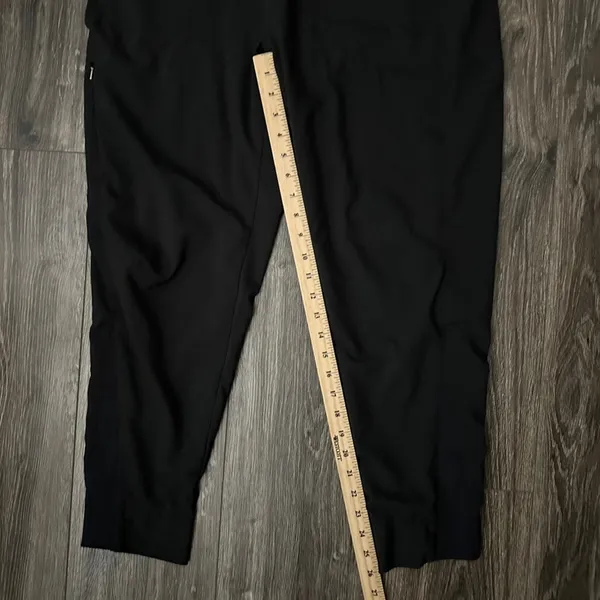 Patagonia Women’s Light and Lined Studio Pants size Large - Image 2