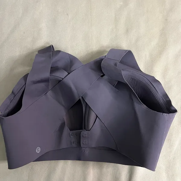 Lululemon Crisscross Support Bra – Size 36E – Smooth Contour Cups – Rare Size - Image 2