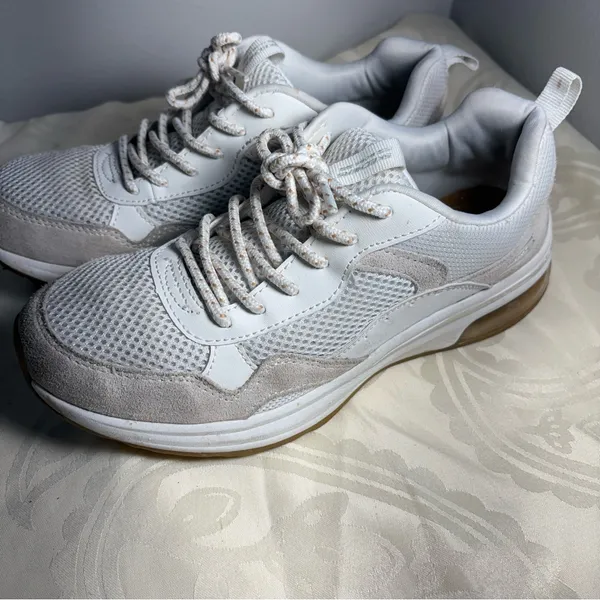 Skechers White and Light Gray Mesh Suede Lace-Up Sneakers size 8 - Image 15