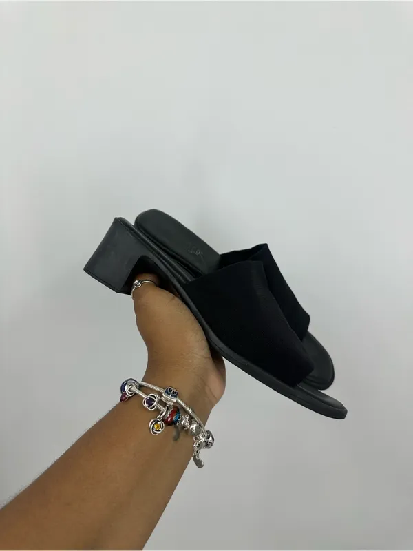 Vintage Y2K Black Block Heel Sandals Women's Size 8 Grunge Whimsical - Image 4