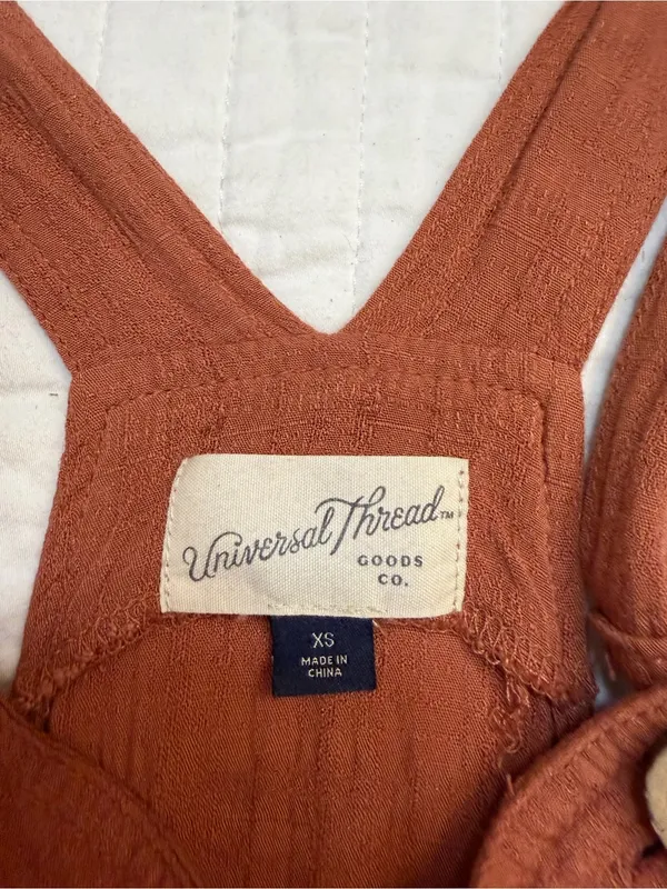 Universal Threads Side-Button Wide-Leg Cropped Overalls Jumpsuit - Image 4