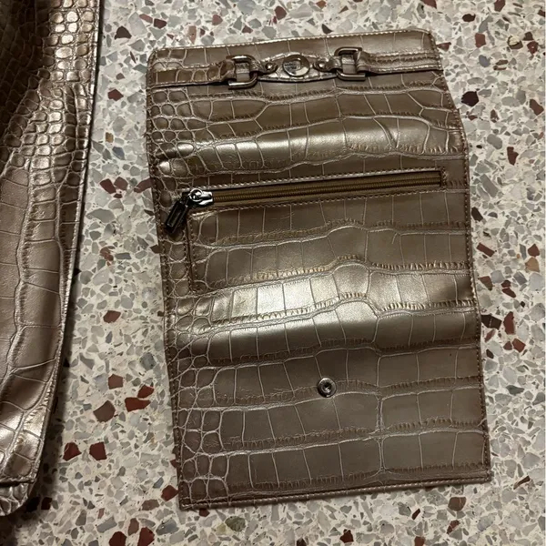 GUESS shoulder bag and wallet a crocodile skin effect - Image 10