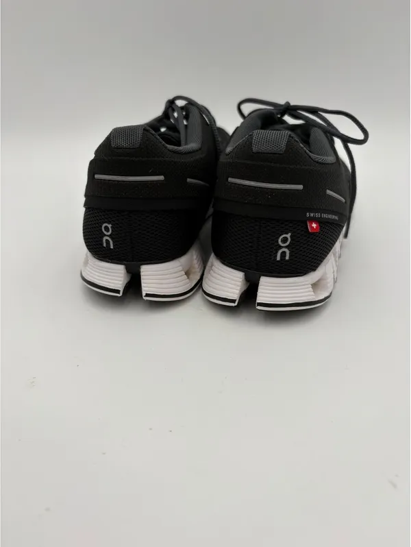 On Cloud Woman’s 7.5 Running Shoes - Excellent Condition-Running Or Casual - Image 6