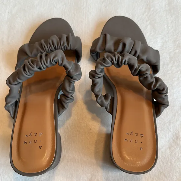 NWOT a new day block heel sandals - Image 5