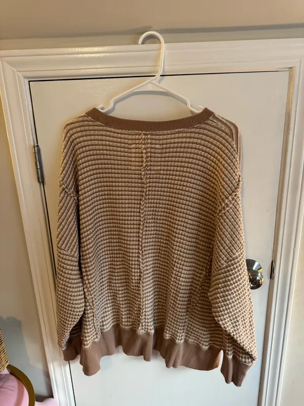 American Eagle Outfitters Sweatshirt - Image 2