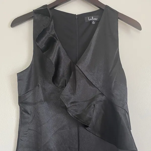 𝅺NWT LULUS Aubrianna Black Satin Ruffled Mini Dress - Image 5