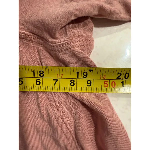 Lululemon‎ Women's Pink Short Sleeve V Neck Relaxed Fit Casual Top - Image 5
