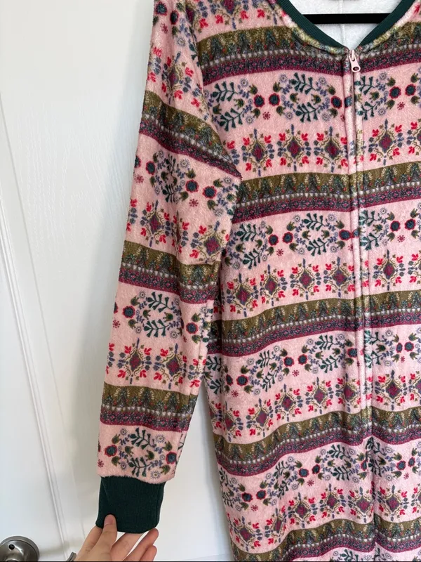 Natural Life Fleece Onesie Pajamas Loungewear Jumpsuit Fair Isle Size Small - Image 3
