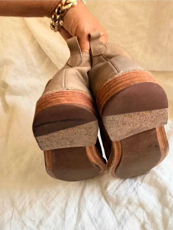 Tory Burch Taupe Leather Pull-Tab Chelsea Booties - Image 4