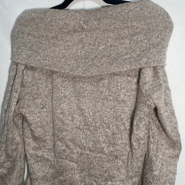 DKNY Over Shoulder Sweater Fall size‎ medium cozy comfort minimalist - Image 7