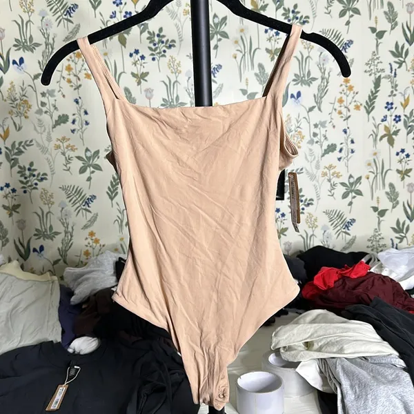 SKIMS Square Neck Bodysuit | Clay NWT size XS‎ - Image 4