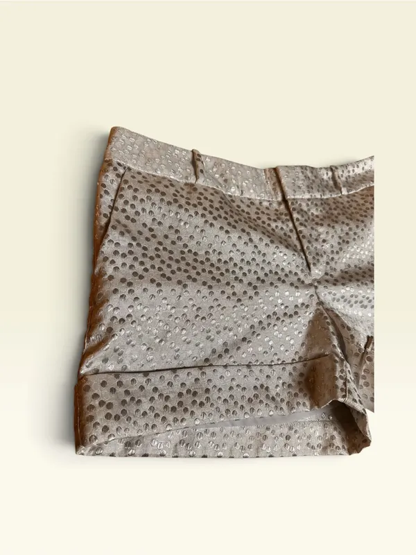 Banana Republic Ryan Fit Silver White Polka Dots Metallic Cuffed Shorts Size 12 - Image 3