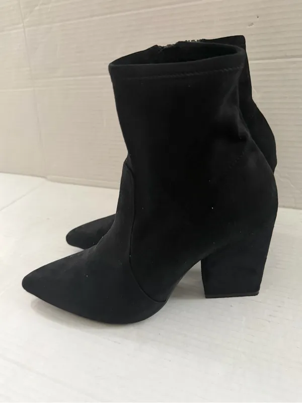 On 34th Women's Lydiaa Pointed-Toe Block-Heel Booties black size 7 - Image 3