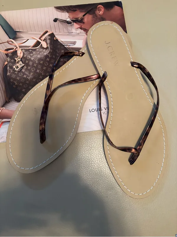 J. Crew Beige Flip Sandals with Tortoiseshell Straps - Image 3