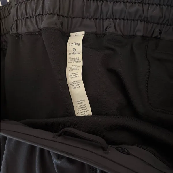Lululemon Athletica Logo Hotty Hot Shorts - Image 7