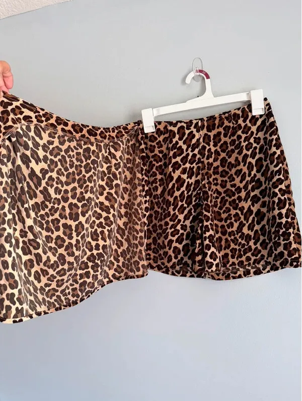 Vintage Newport News Leopard Print Skort Size 4 Y2K - Image 5