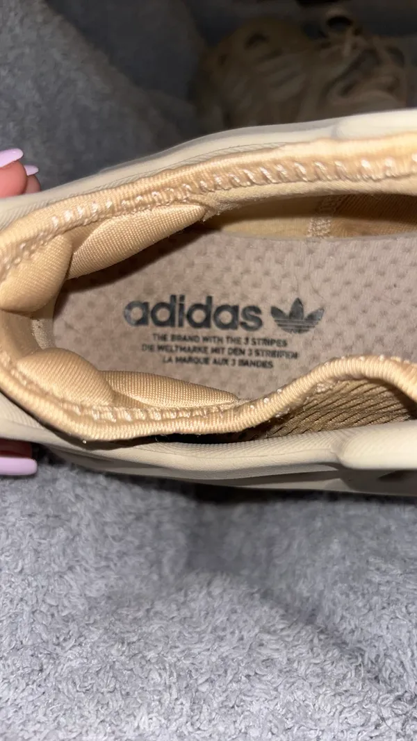 Men’s Adidas Sneakers 10 - Image 4