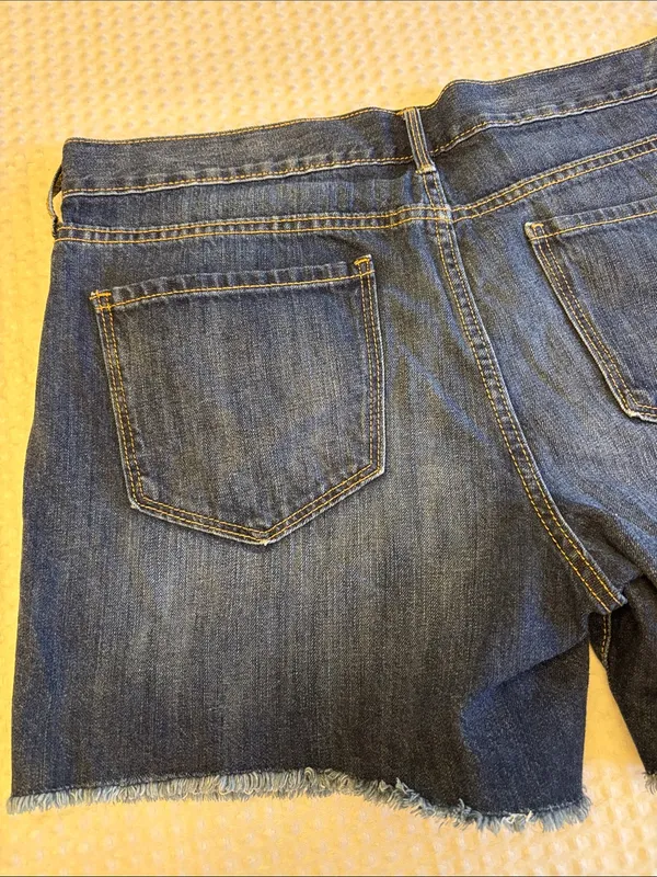 Old Navy The Flirt Size 12 Distressed Frayed Blue Denim Cut Off Jean Shorts - Image 5