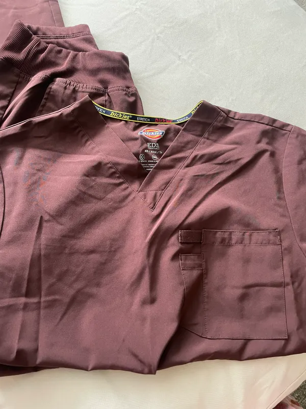 Dickies Scrub Set - Image 2