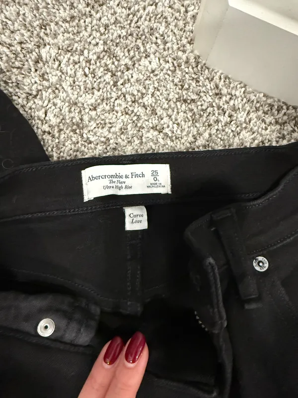 Abercrombie High-Rise Jeans Black Curve Love Ultra - Image 2