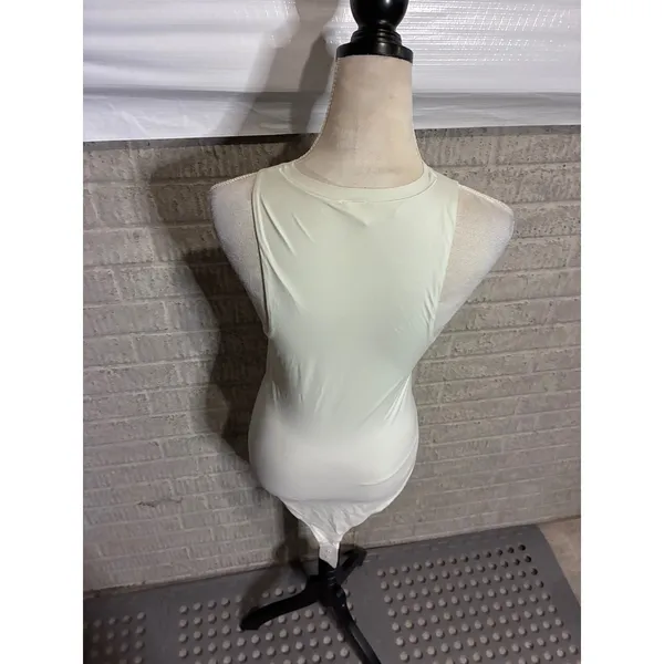 Lululemon‎ Wundermost Ultra-Soft Nulu High-Neck Sleeveless Bodysuit Bone Large - Image 4