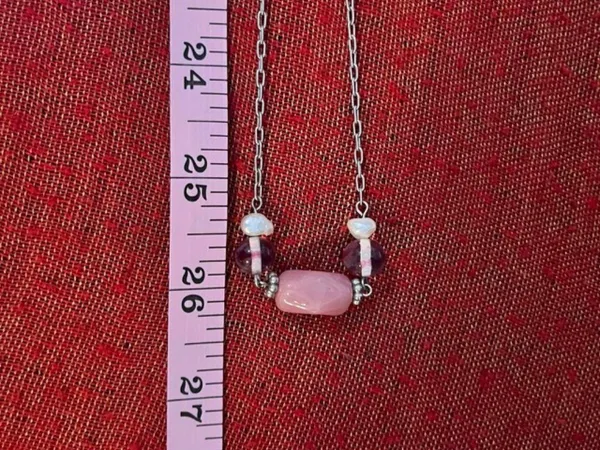 Lia Sophia single strand necklace with pink and white stones - Image 3
