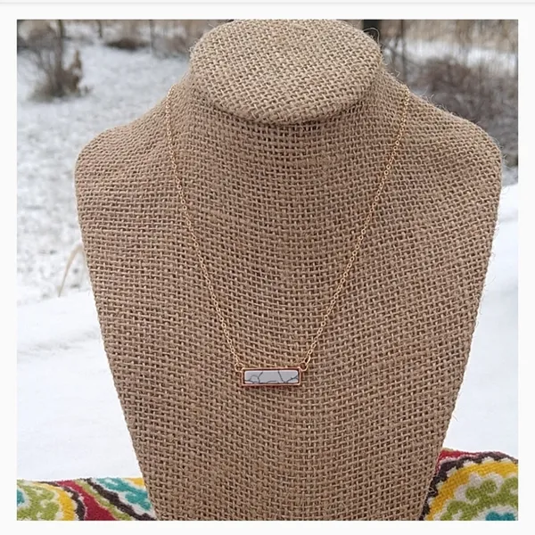 NEW‎ Gold Howlite Bar Necklace - Image 3