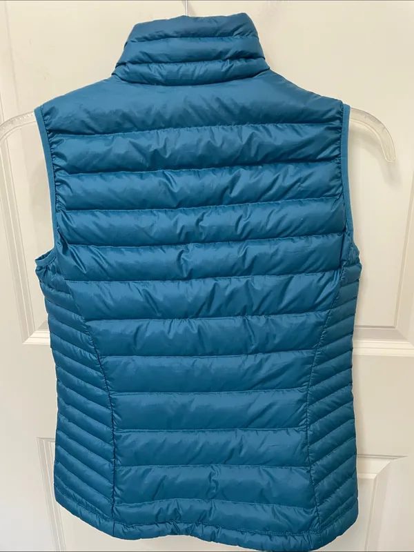 Patagonia Women’s Teal Down Vest Small - Image 2