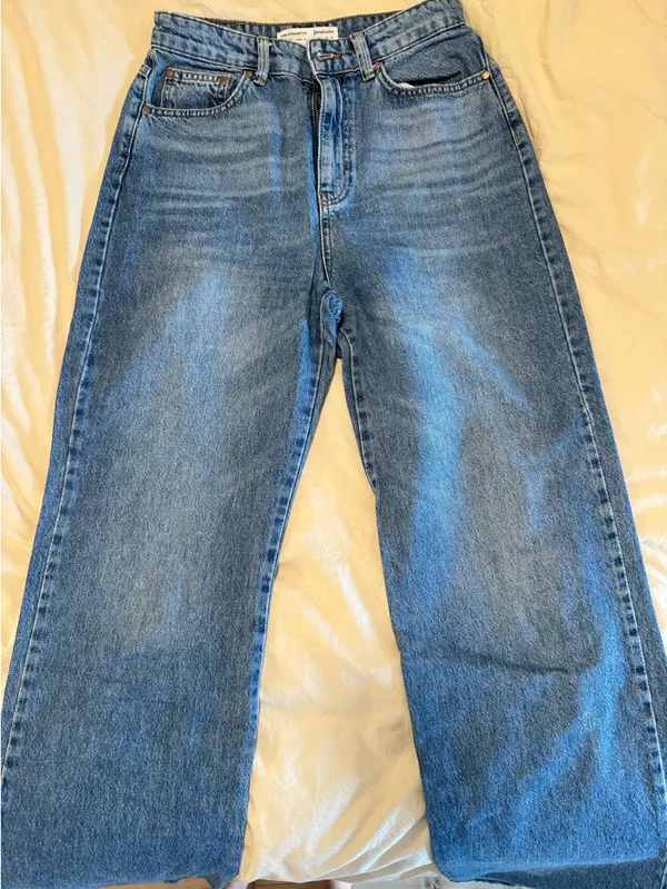 Stradivarius High-Waisted Jeans - Image 3