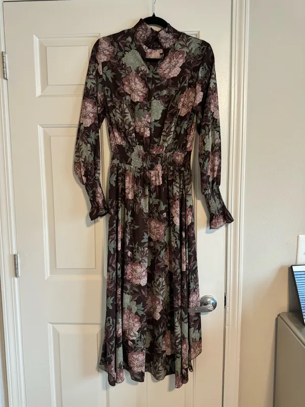 Boutique Lon sleeve maxi dress - Image 5